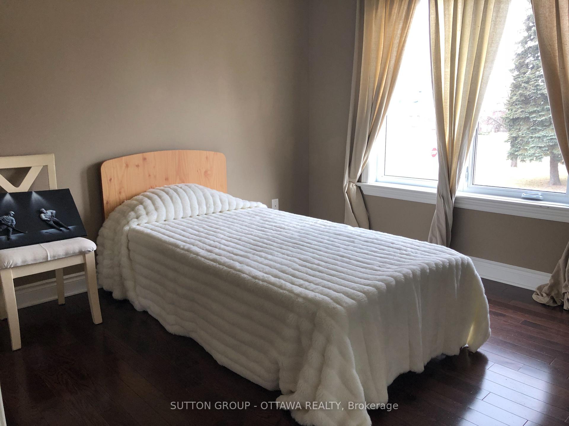 Photo 14 of 40 St. Helen's Place, Ottawa, Meadowlands/St. Claire Gardens — HOMEH