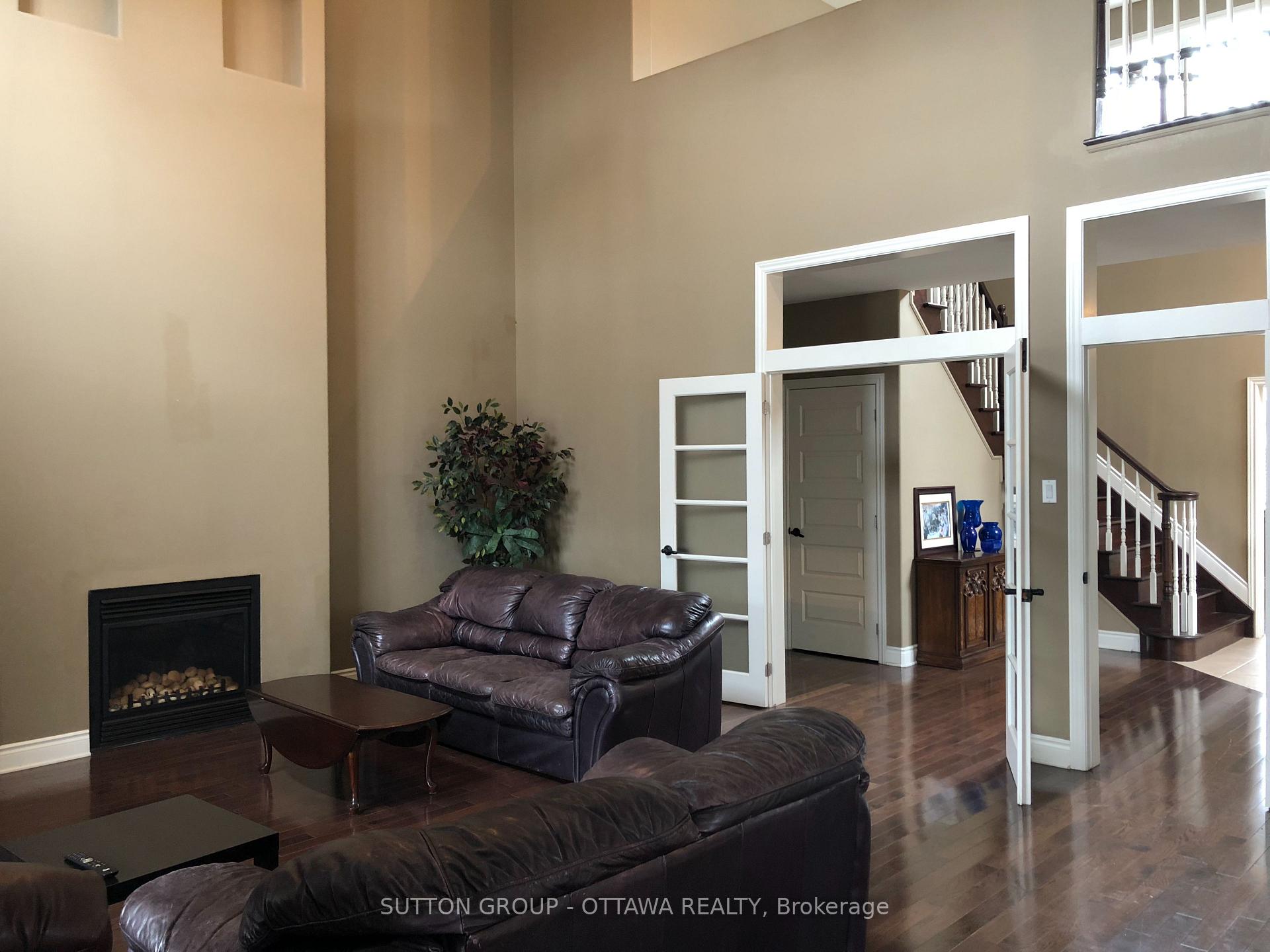 Photo 17 of 40 St. Helen's Place, Ottawa, Meadowlands/St. Claire Gardens — HOMEH