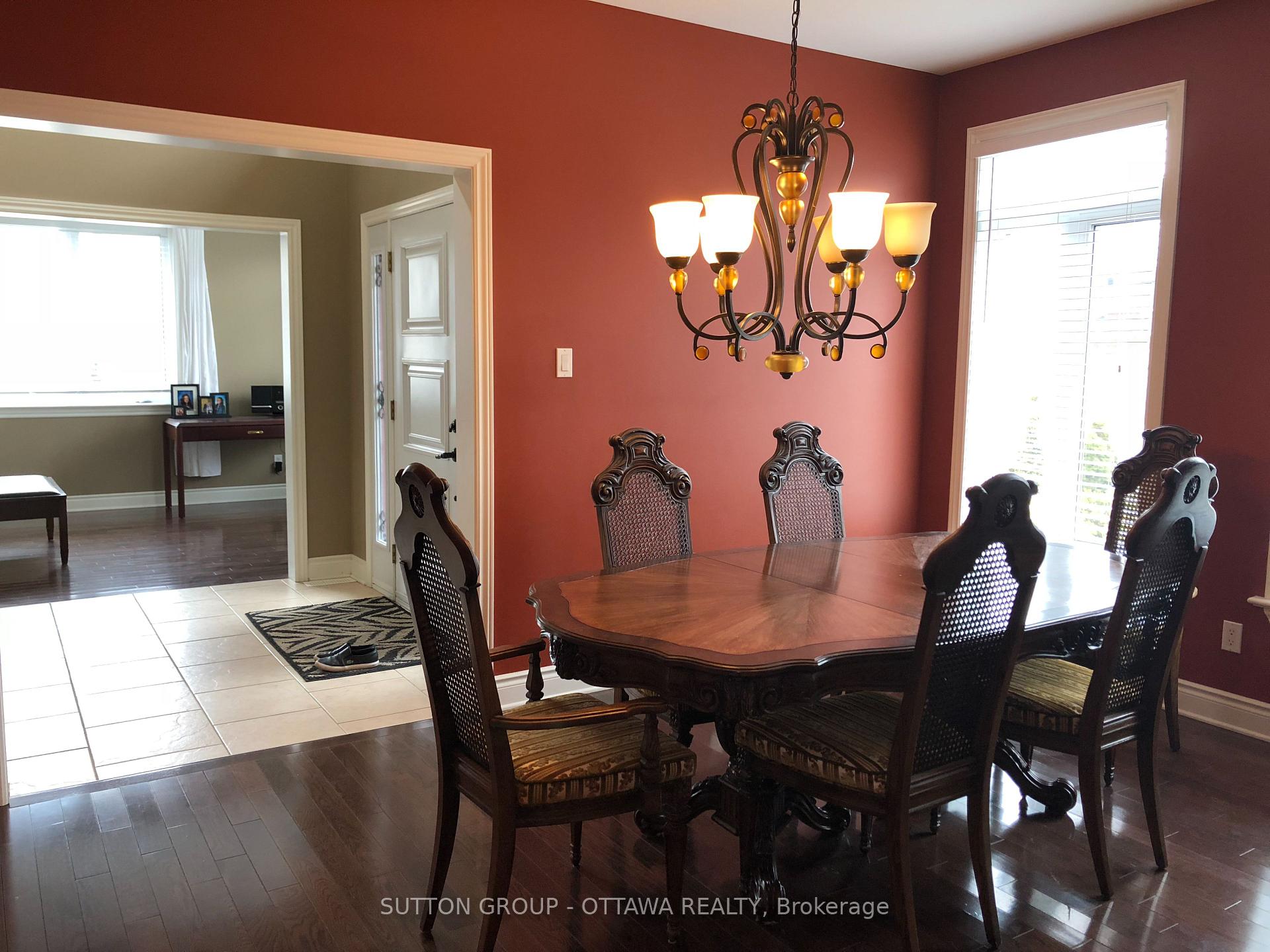 Photo 19 of 40 St. Helen's Place, Ottawa, Meadowlands/St. Claire Gardens — HOMEH