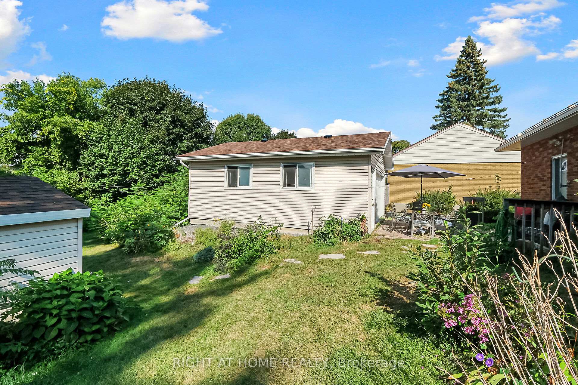 Photo 4 of 205 Withrow Avenue, Ottawa, Meadowlands/St. Claire Gardens — HOMEH