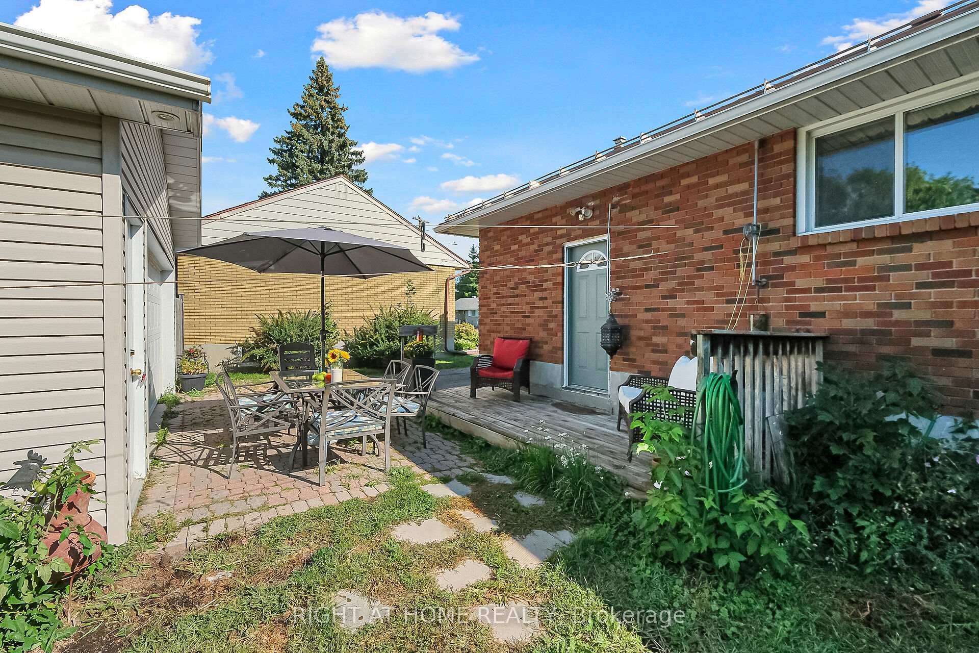Photo 5 of 205 Withrow Avenue, Ottawa, Meadowlands/St. Claire Gardens — HOMEH