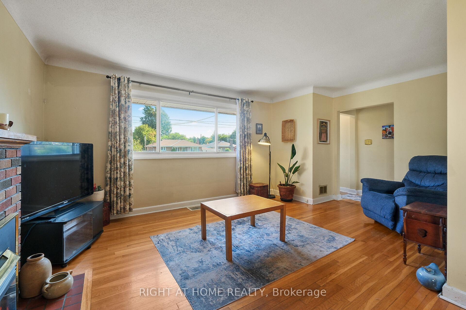 Photo 12 of 205 Withrow Avenue, Ottawa, Meadowlands/St. Claire Gardens — HOMEH