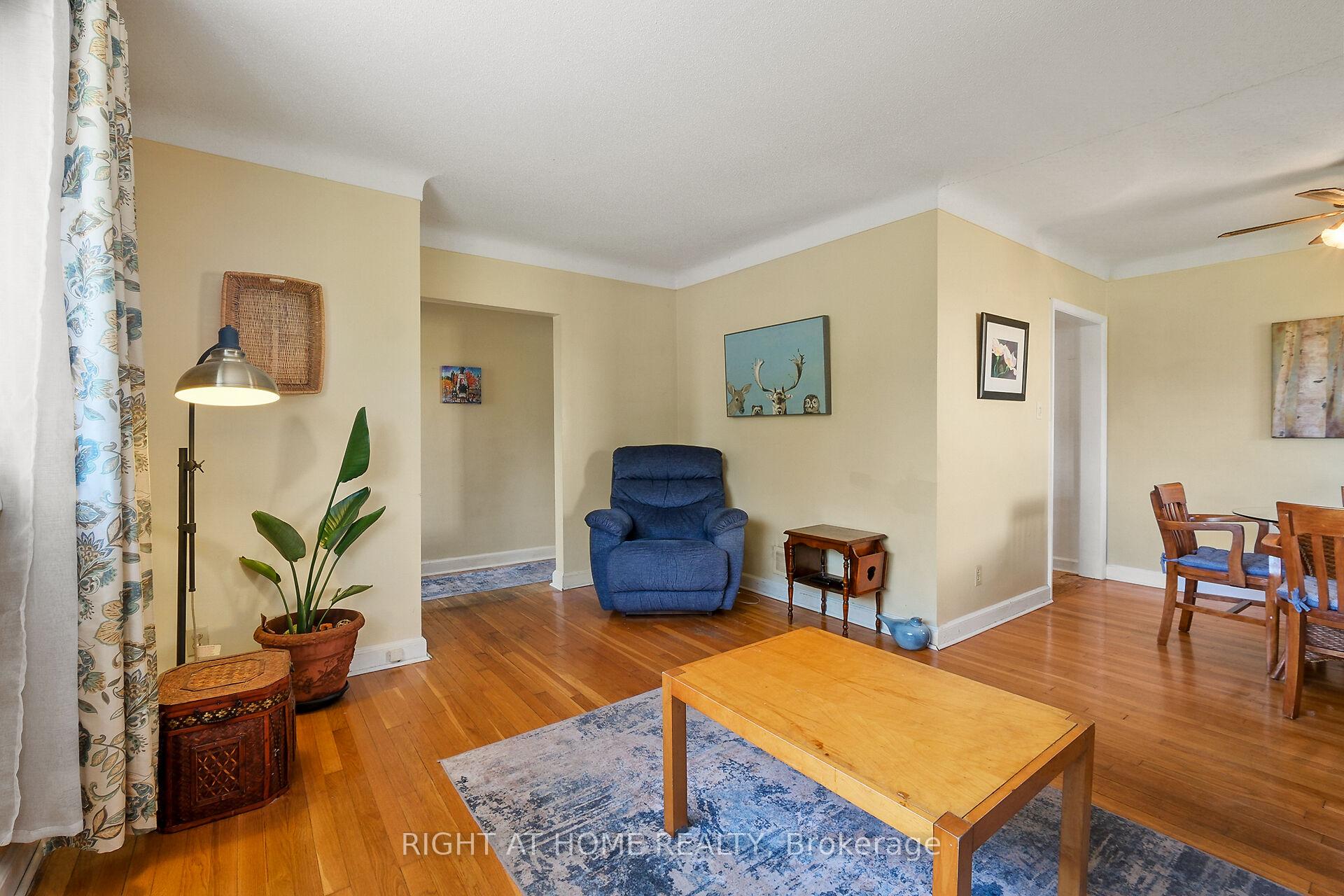 Photo 13 of 205 Withrow Avenue, Ottawa, Meadowlands/St. Claire Gardens — HOMEH