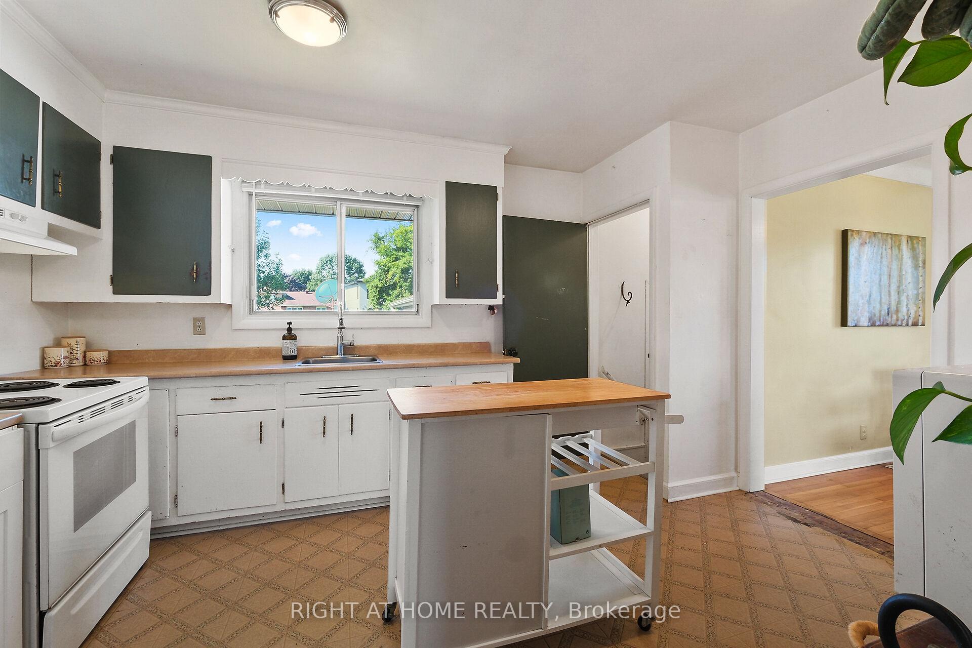 Photo 20 of 205 Withrow Avenue, Ottawa, Meadowlands/St. Claire Gardens — HOMEH