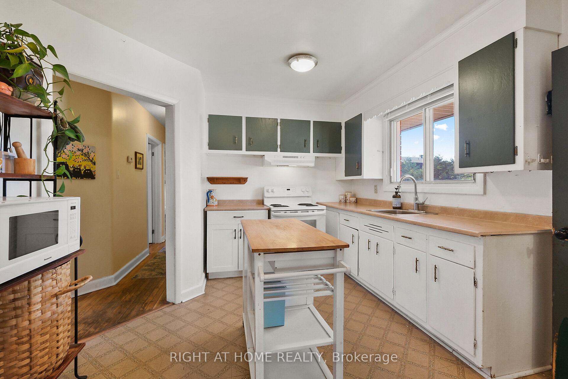Photo 22 of 205 Withrow Avenue, Ottawa, Meadowlands/St. Claire Gardens — HOMEH