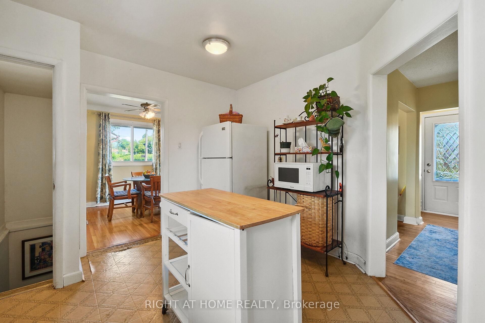 Photo 25 of 205 Withrow Avenue, Ottawa, Meadowlands/St. Claire Gardens — HOMEH