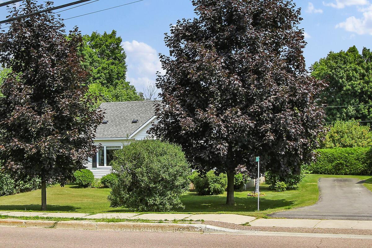 Photo 3 of 738 River Road N, McNab/Braeside, Mcnab/Braeside Twps — HOMEH