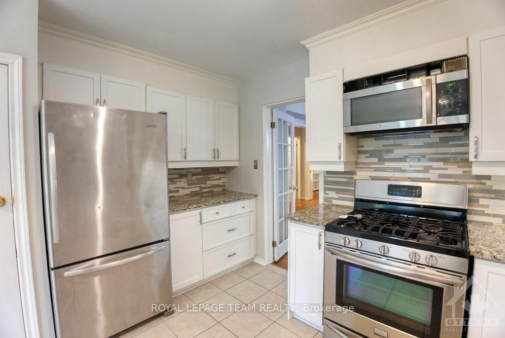 Photo 5 of 880 Riddell Avenue N, Ottawa, McKellar Heights/Glabar Park — HOMEH