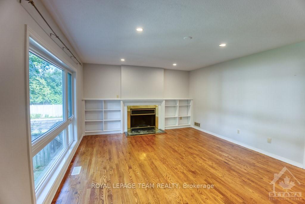 Photo 10 of 880 Riddell Avenue N, Ottawa, McKellar Heights/Glabar Park — HOMEH