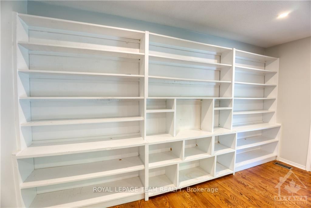 Photo 11 of 880 Riddell Avenue N, Ottawa, McKellar Heights/Glabar Park — HOMEH