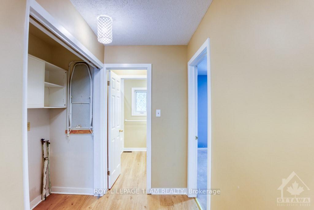 Photo 19 of 880 Riddell Avenue N, Ottawa, McKellar Heights/Glabar Park — HOMEH