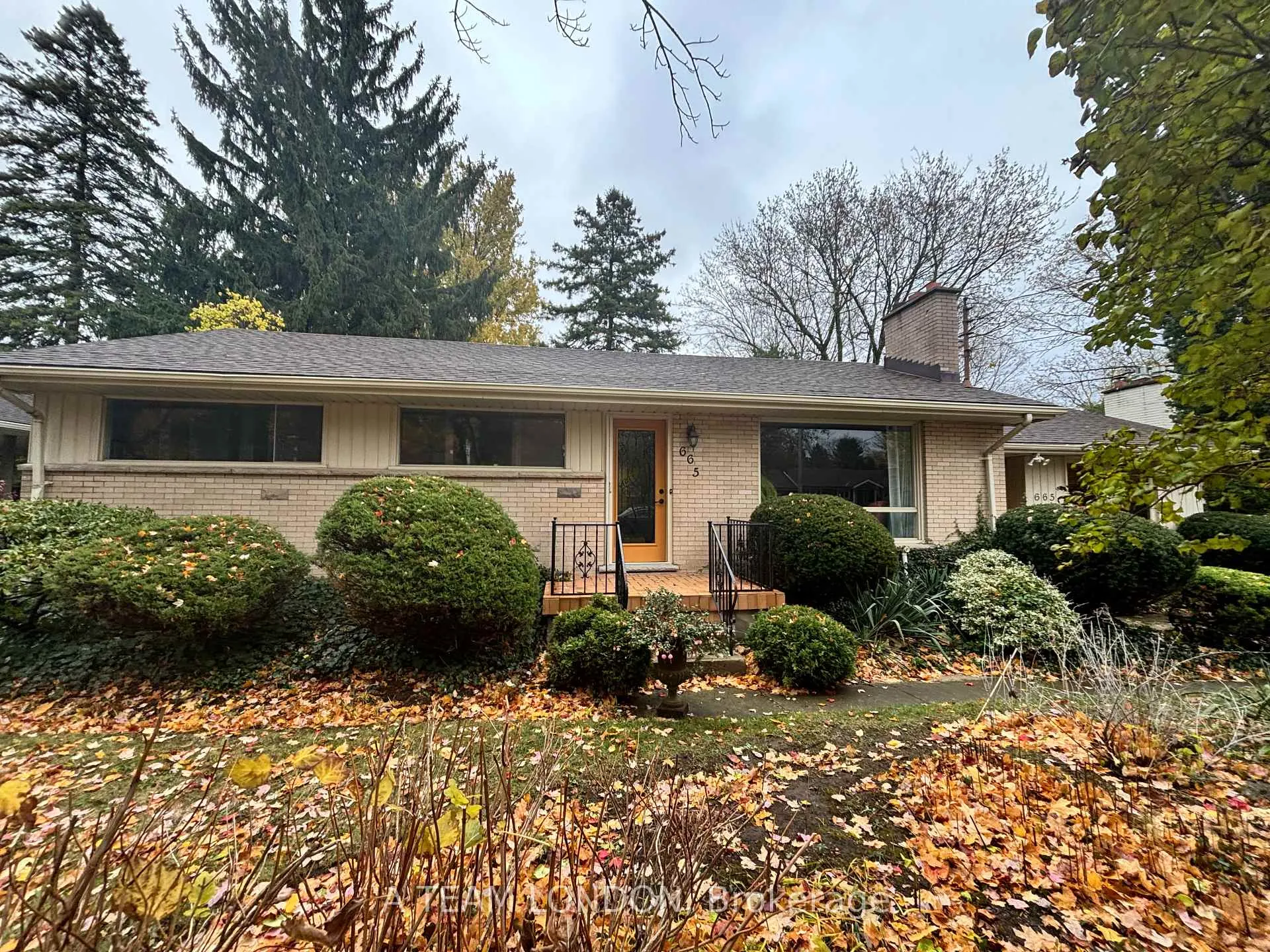 Front of 665 Kildare Road