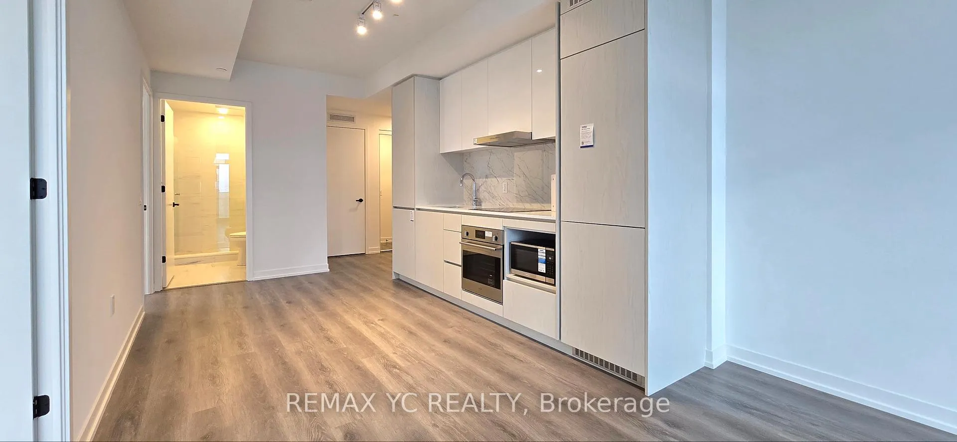 Photo 3 of Unit 3912, 28 Interchange Way, Vaughan, Vaughan Corporate Centre — HOMEH