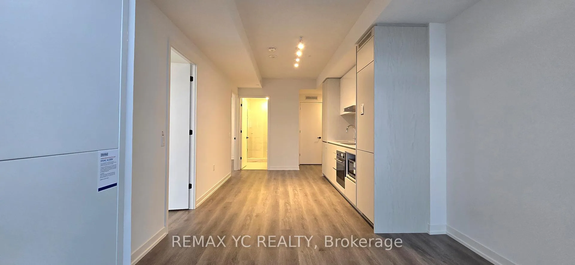 Photo 4 of Unit 3912, 28 Interchange Way, Vaughan, Vaughan Corporate Centre — HOMEH