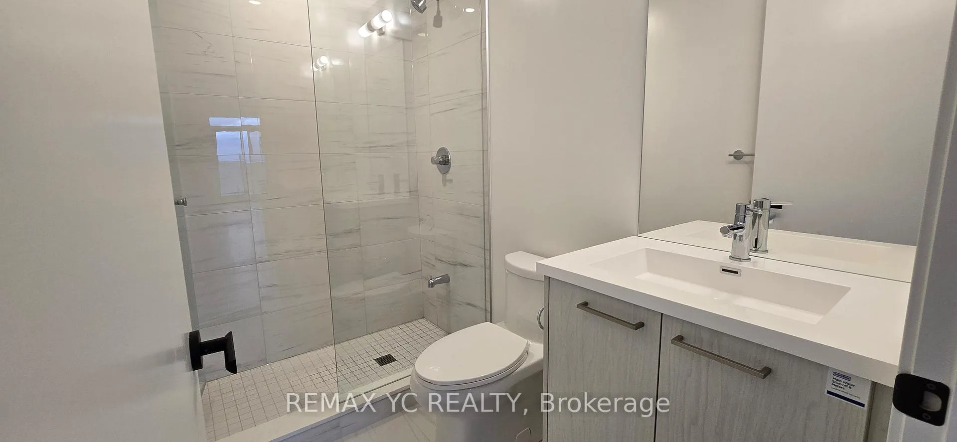 Photo 11 of Unit 3912, 28 Interchange Way, Vaughan, Vaughan Corporate Centre — HOMEH