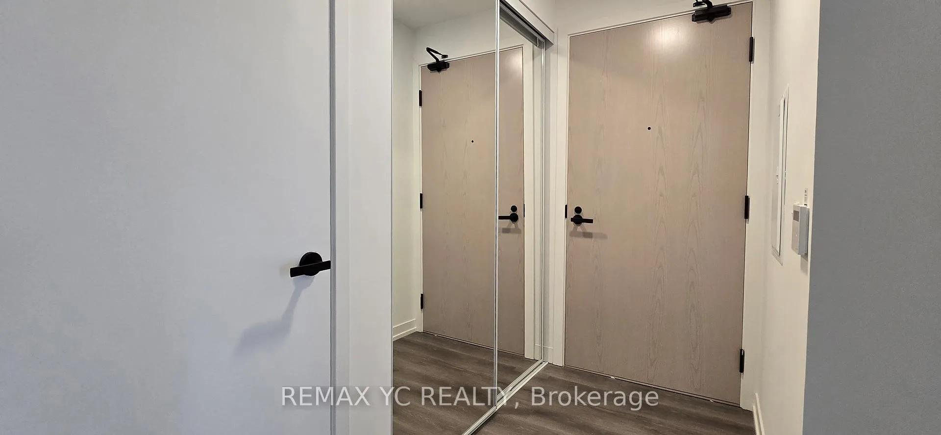 Photo 12 of Unit 3912, 28 Interchange Way, Vaughan, Vaughan Corporate Centre — HOMEH