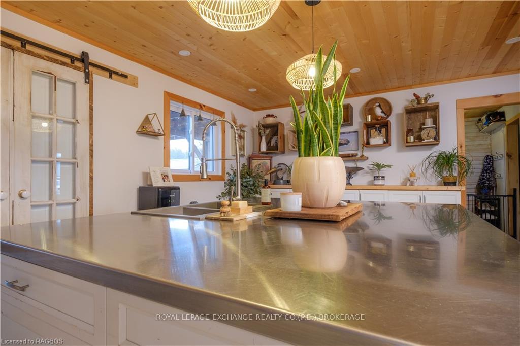 Photo 9 of 45125 Lakelet Road, Howick — HOMEH