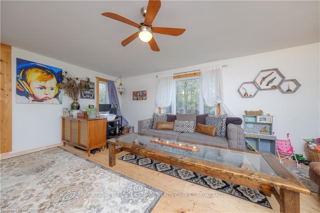Photo 11 of 45125 Lakelet Road, Howick — HOMEH
