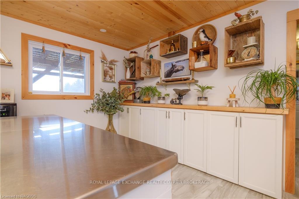 Photo 13 of 45125 Lakelet Road, Howick — HOMEH