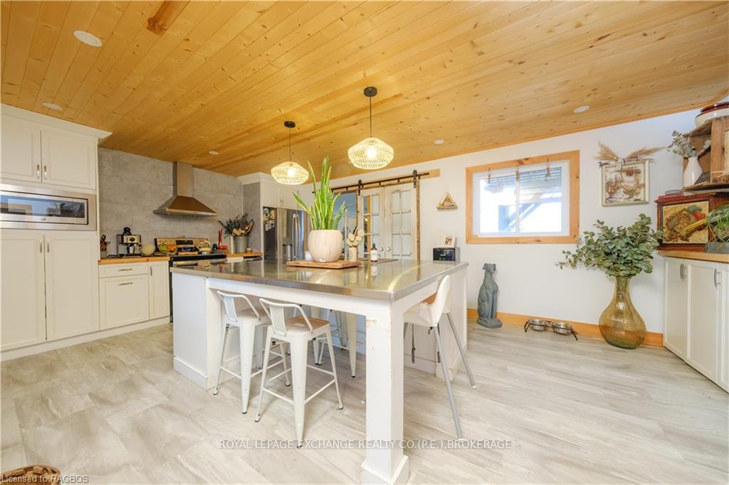 Photo 14 of 45125 Lakelet Road, Howick — HOMEH