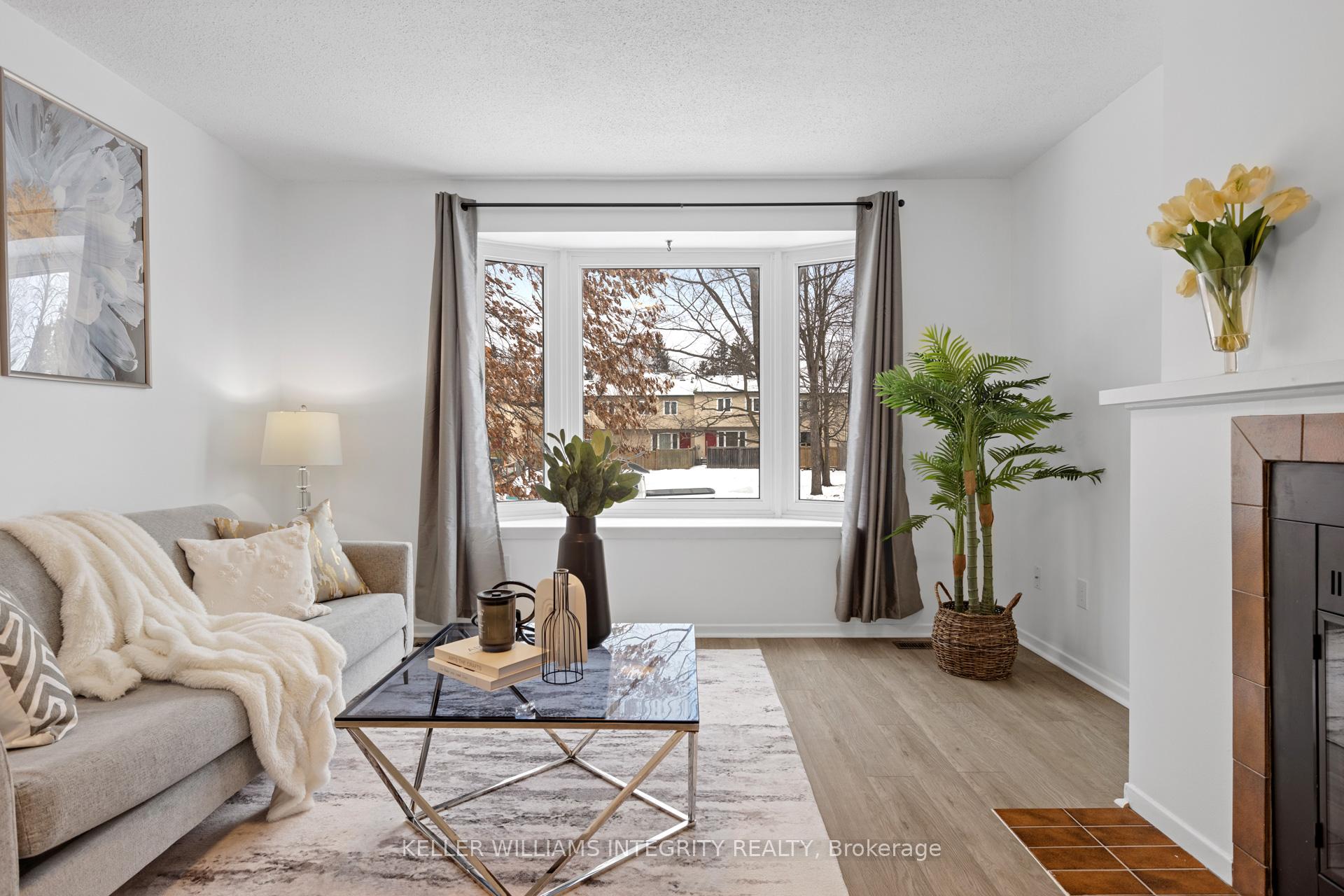 Photo 2 of 20 Gillespie Crescent, Ottawa, Hunt Club Woods — HOMEH