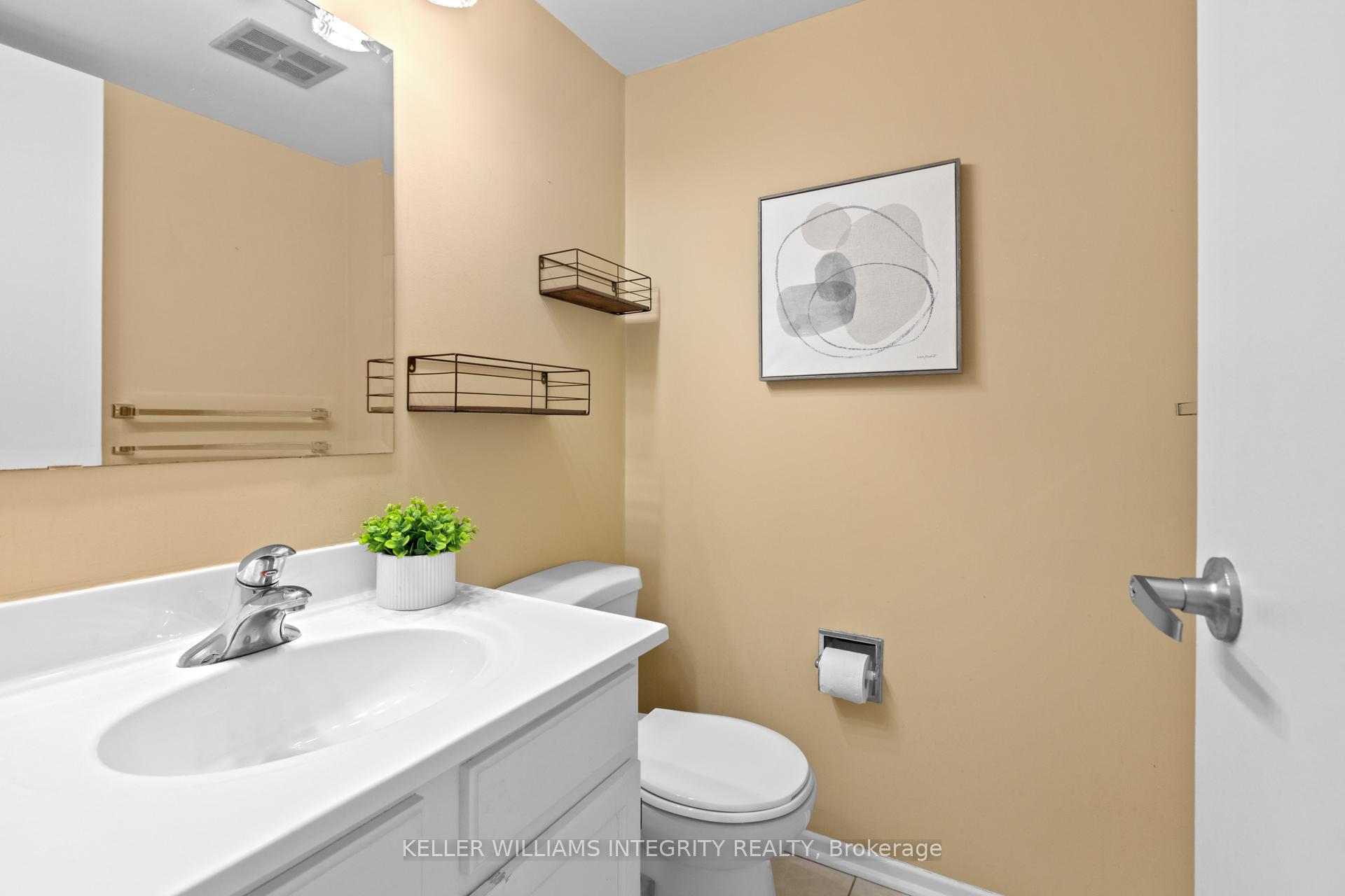 Photo 16 of 20 Gillespie Crescent, Ottawa, Hunt Club Woods — HOMEH