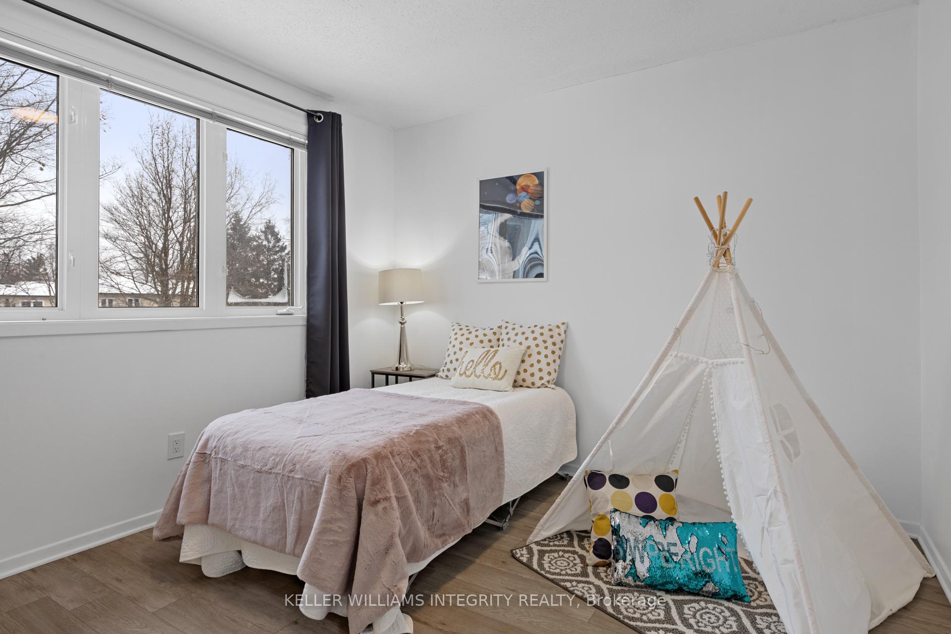 Photo 24 of 20 Gillespie Crescent, Ottawa, Hunt Club Woods — HOMEH