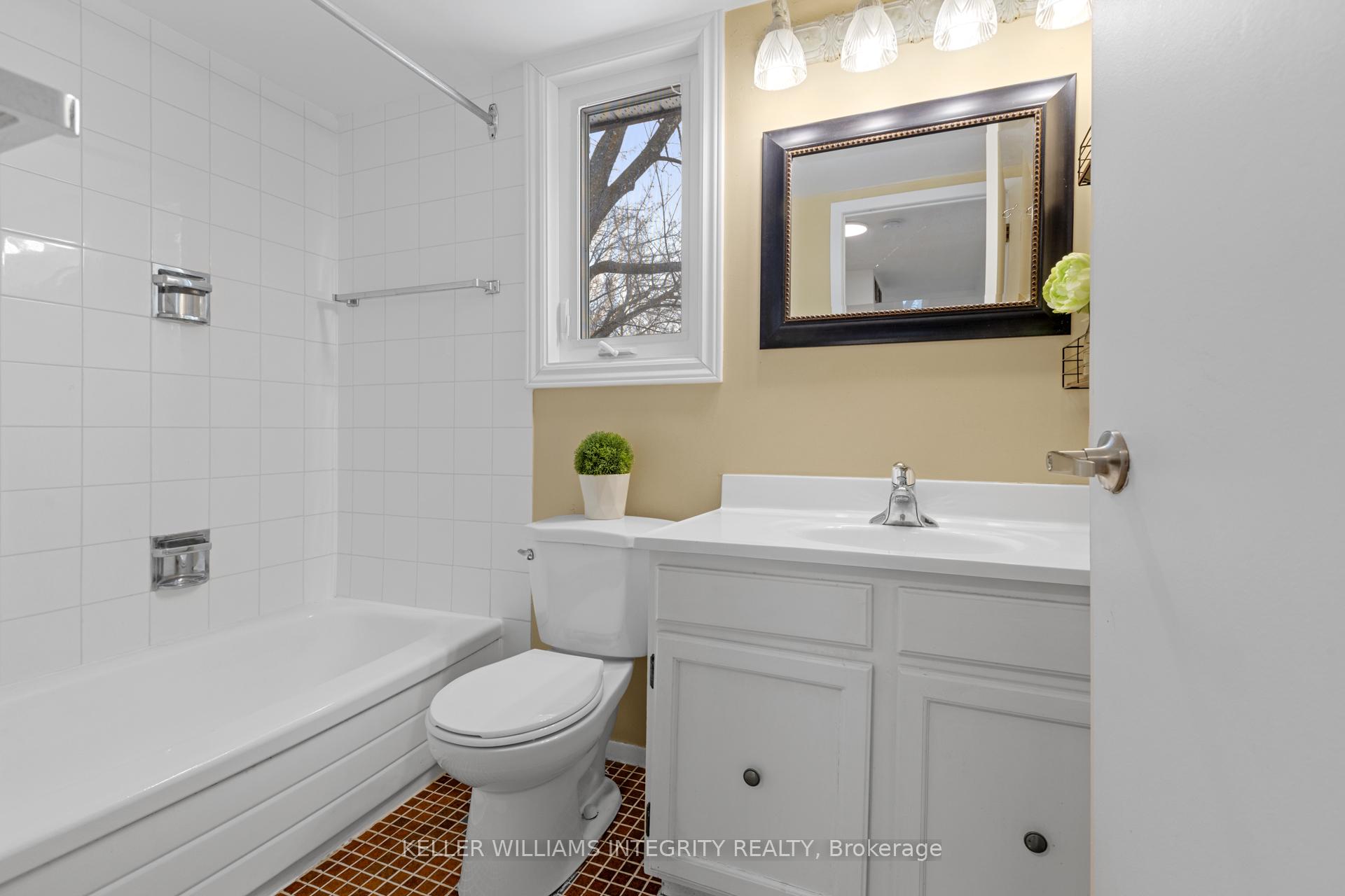 Photo 30 of 20 Gillespie Crescent, Ottawa, Hunt Club Woods — HOMEH