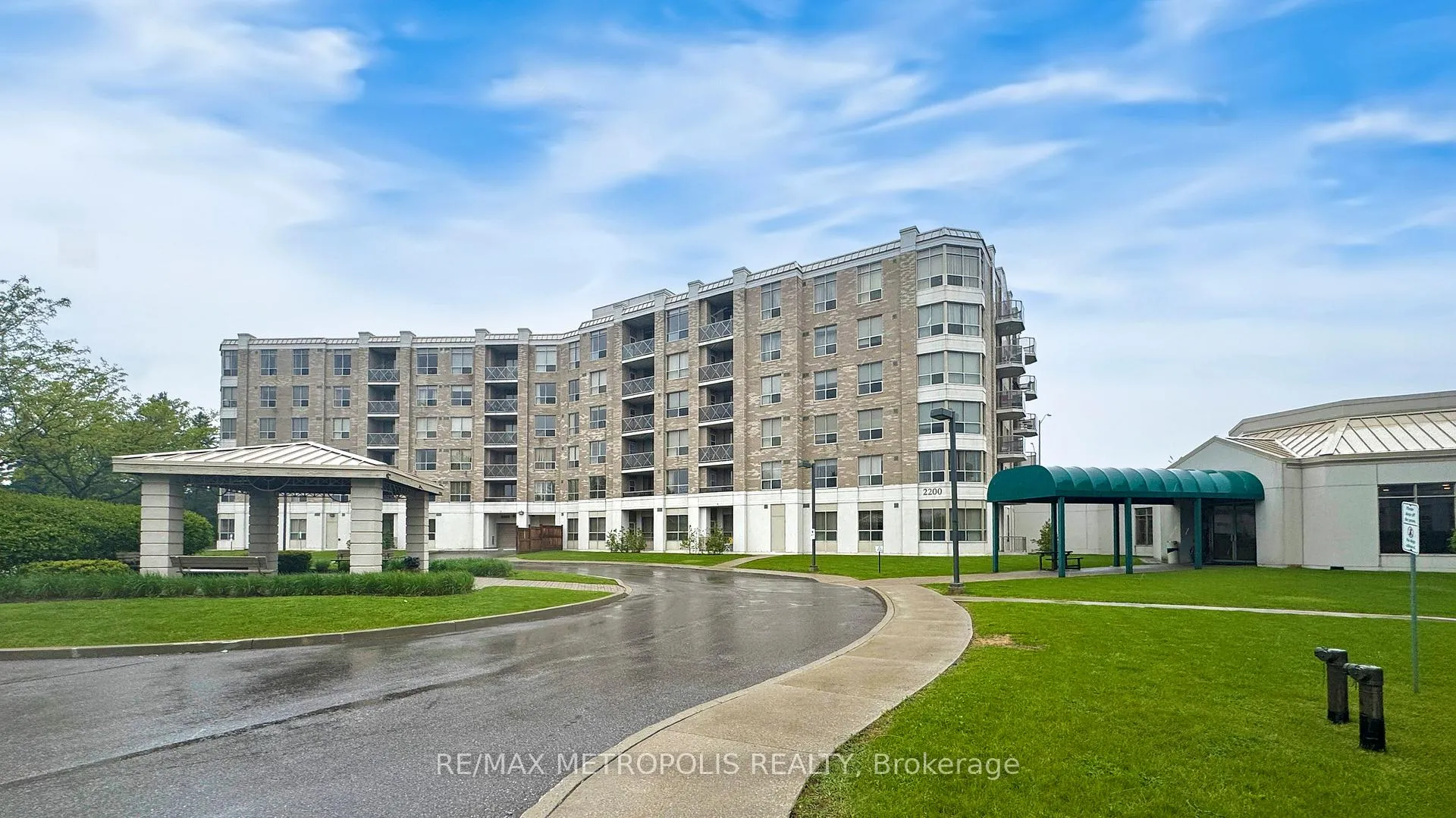 Front of Unit 412, 2200 John Street