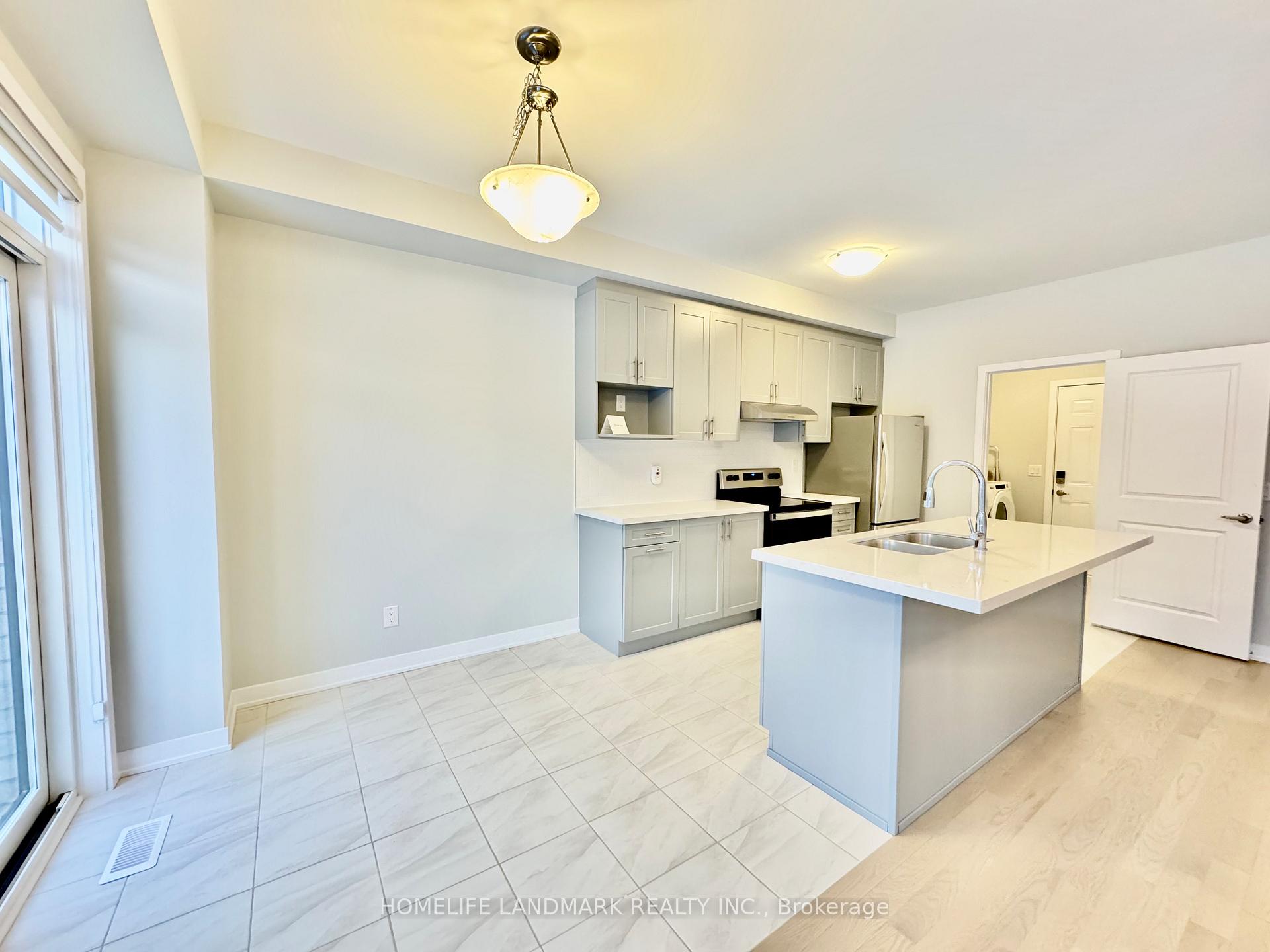 Photo 11 of 12 Harvey Bunker Crescent, Markham, Angus Glen — HOMEH