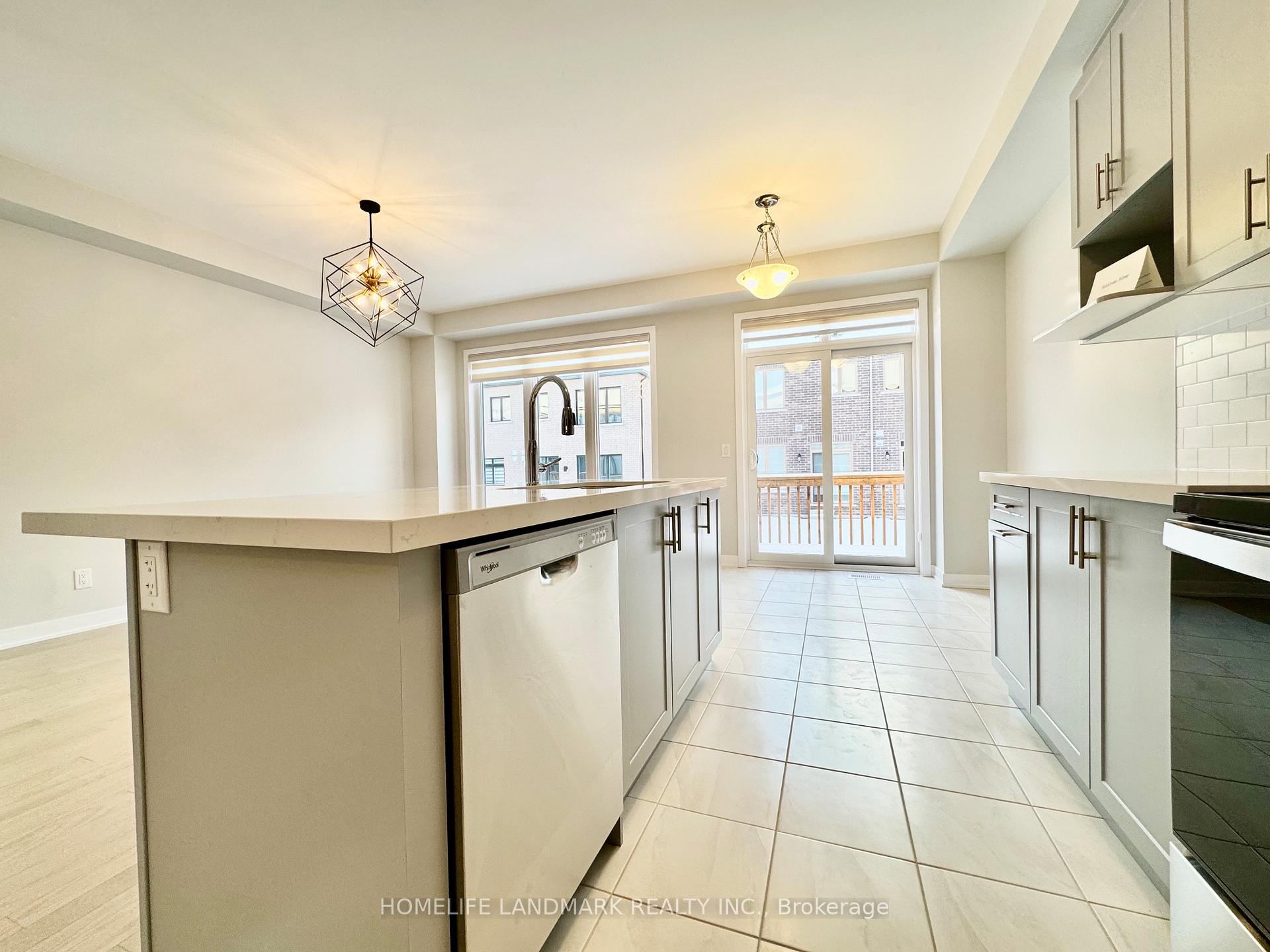 Photo 13 of 12 Harvey Bunker Crescent, Markham, Angus Glen — HOMEH