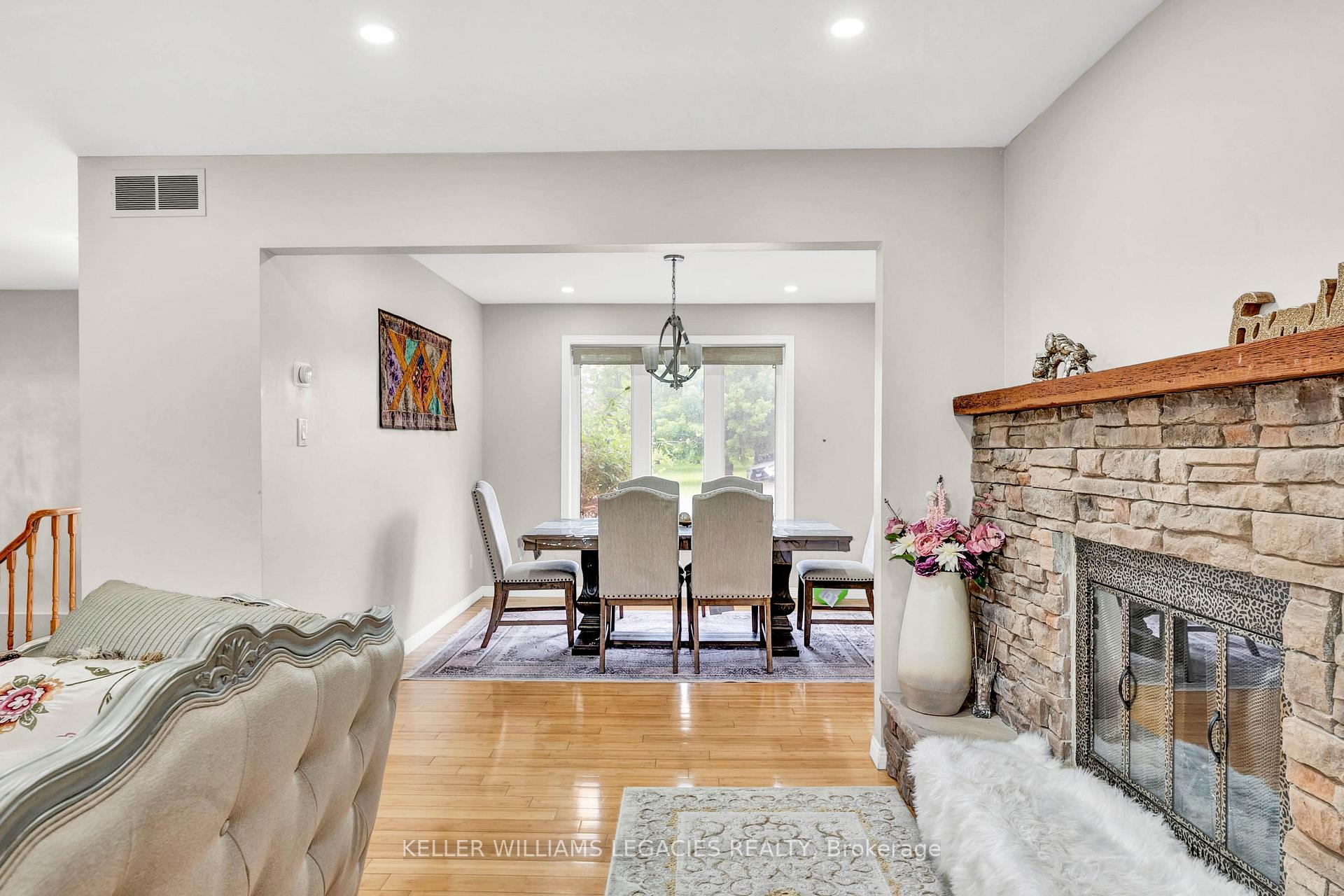 Photo 6 of 17190 Jane Street, King, Rural King — HOMEH