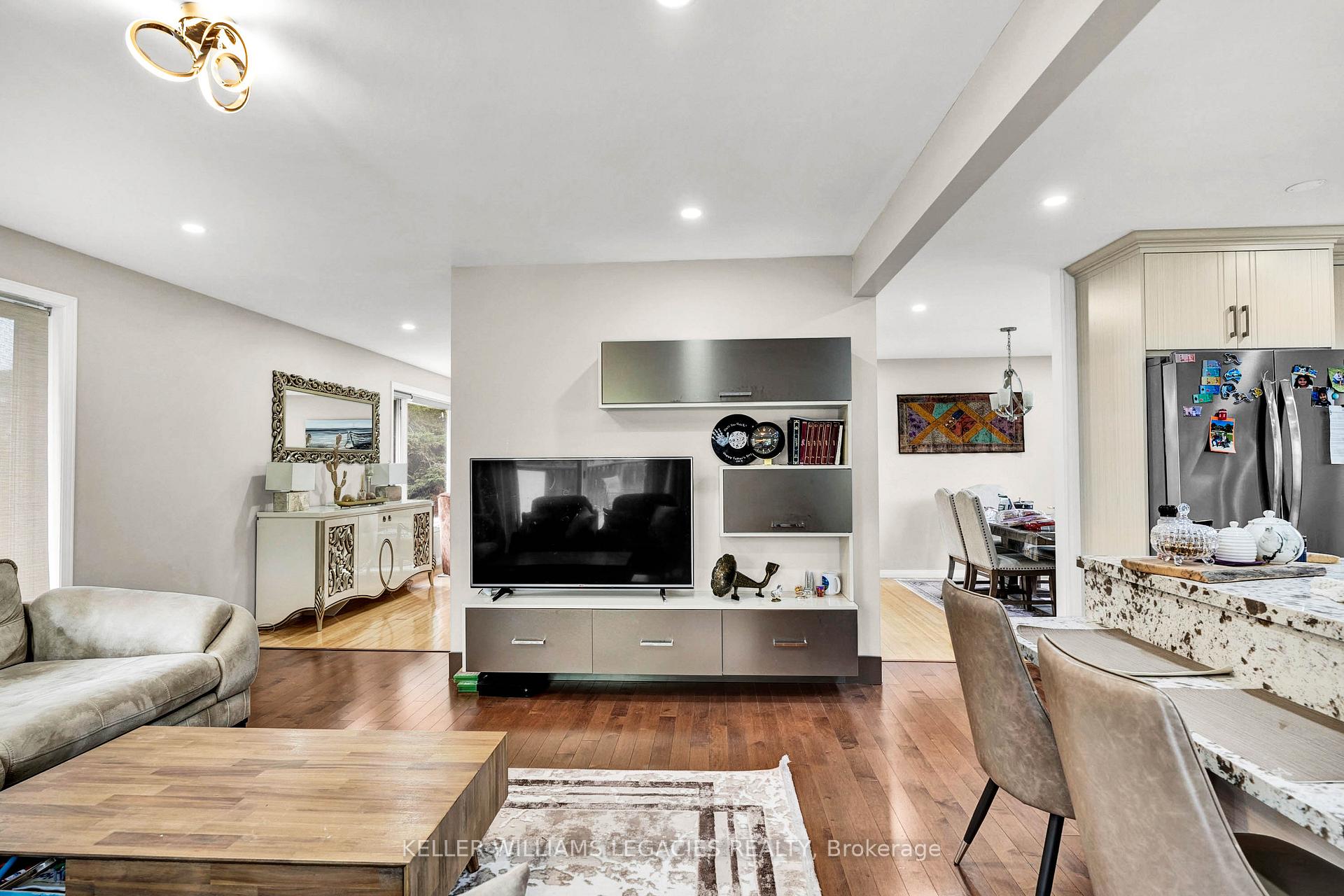 Photo 9 of 17190 Jane Street, King, Rural King — HOMEH