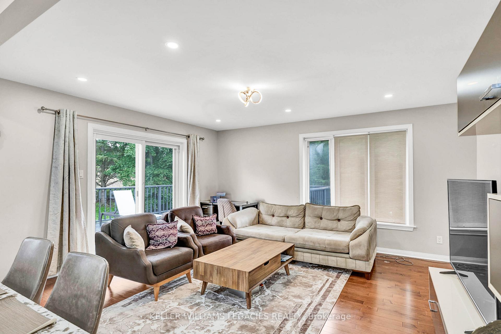 Photo 10 of 17190 Jane Street, King, Rural King — HOMEH