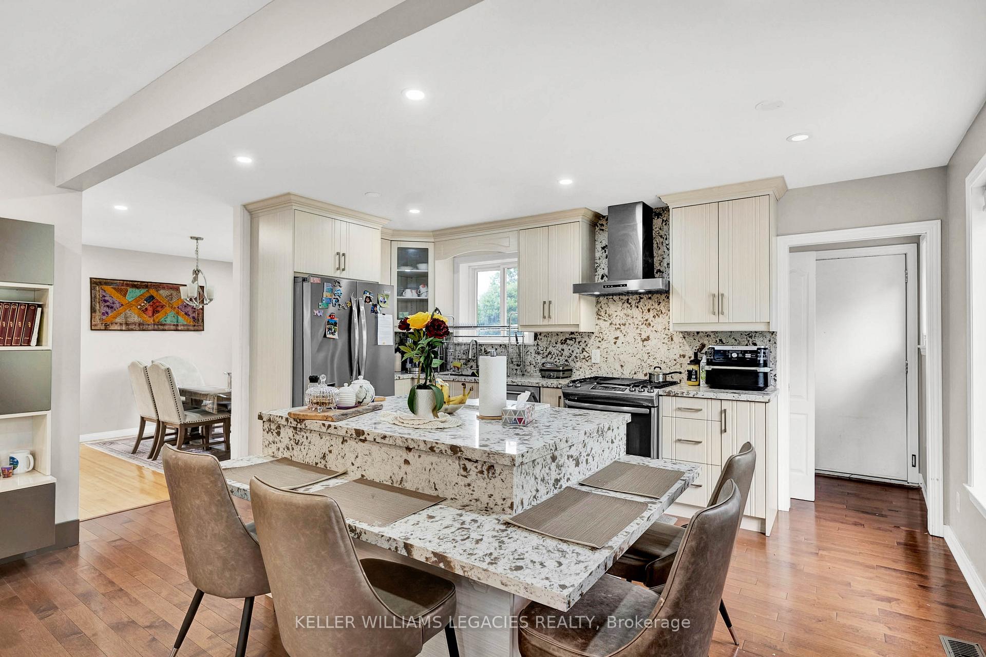 Photo 11 of 17190 Jane Street, King, Rural King — HOMEH