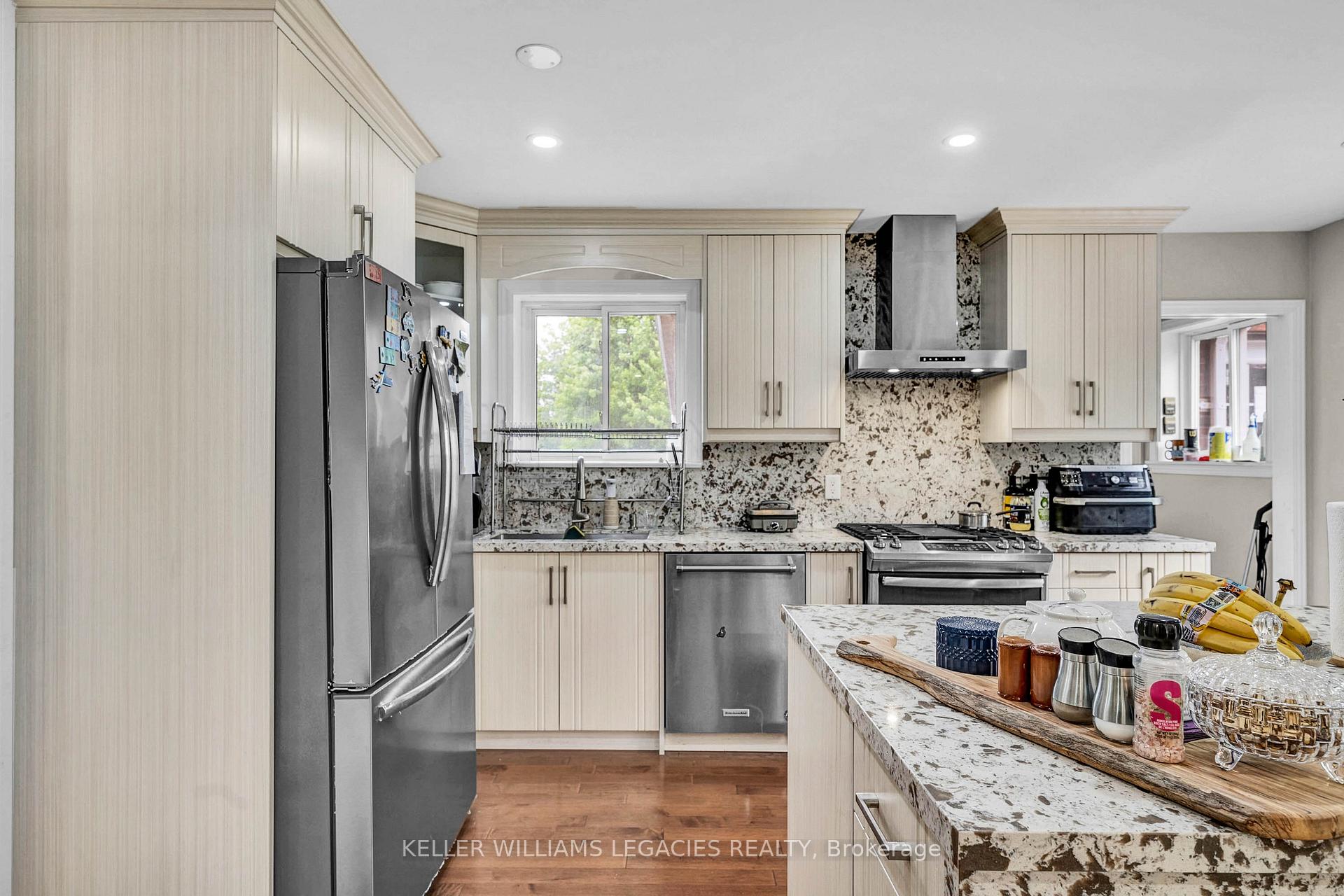 Photo 12 of 17190 Jane Street, King, Rural King — HOMEH
