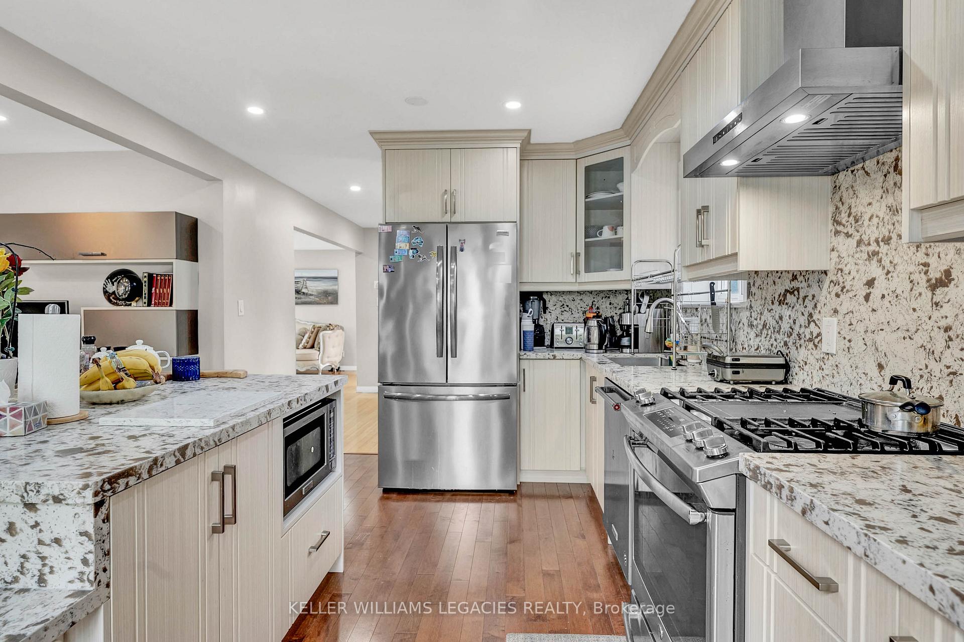 Photo 13 of 17190 Jane Street, King, Rural King — HOMEH