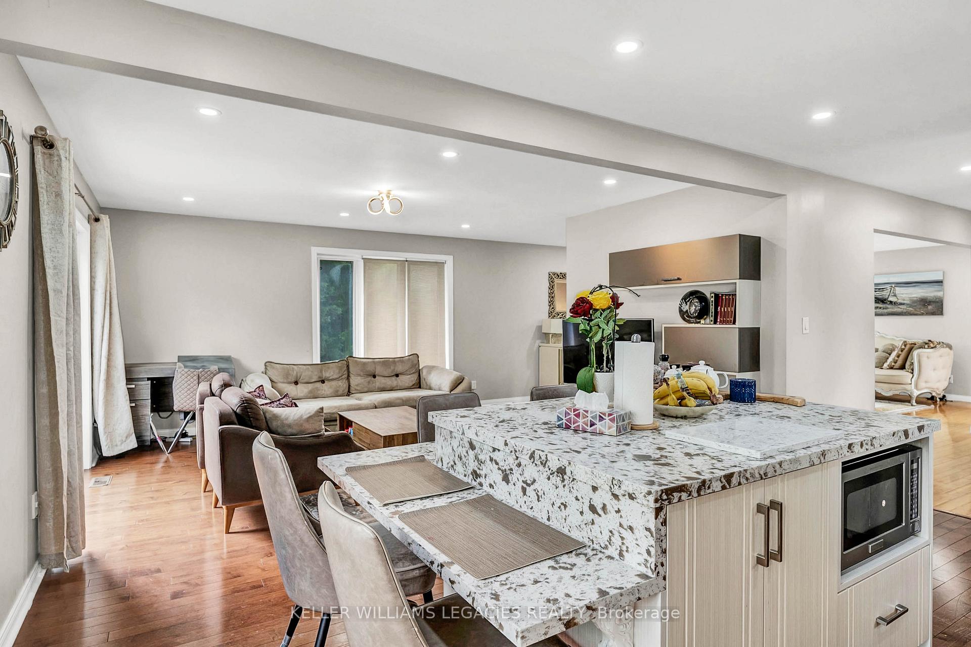 Photo 14 of 17190 Jane Street, King, Rural King — HOMEH