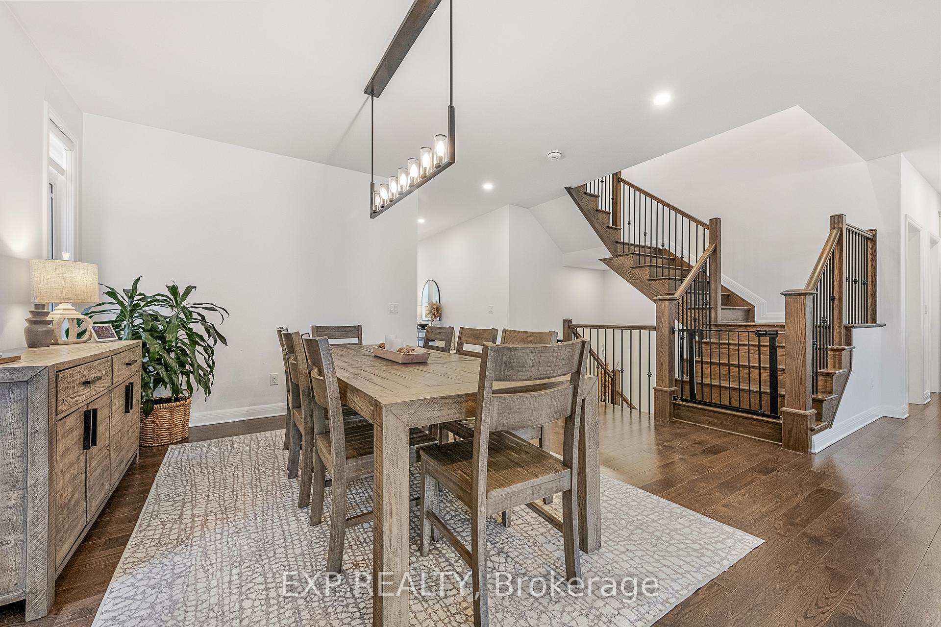 Photo 5 of 204 Avro Circle, Ottawa, CFB Rockcliffe and Area — HOMEH