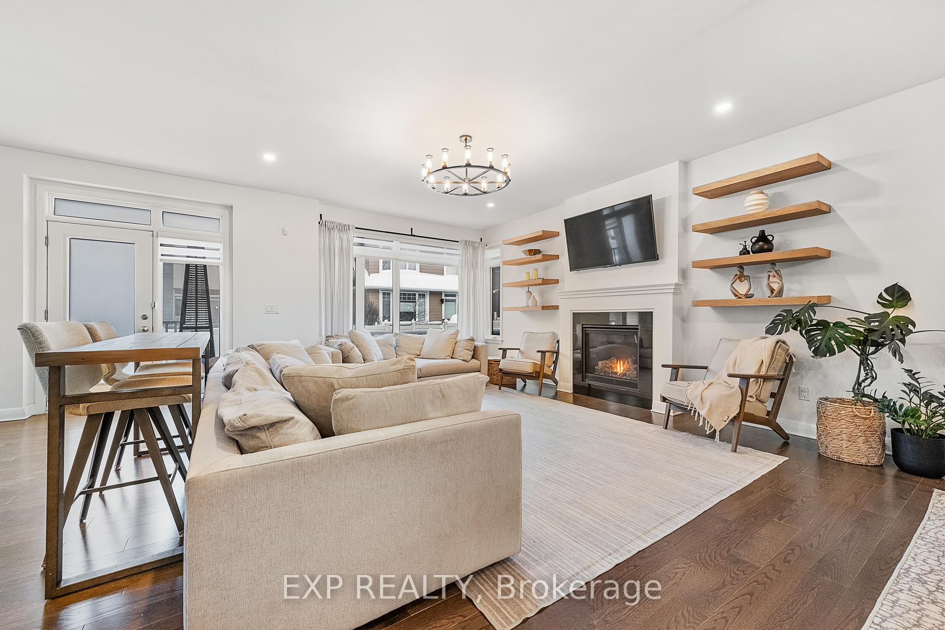 Photo 6 of 204 Avro Circle, Ottawa, CFB Rockcliffe and Area — HOMEH