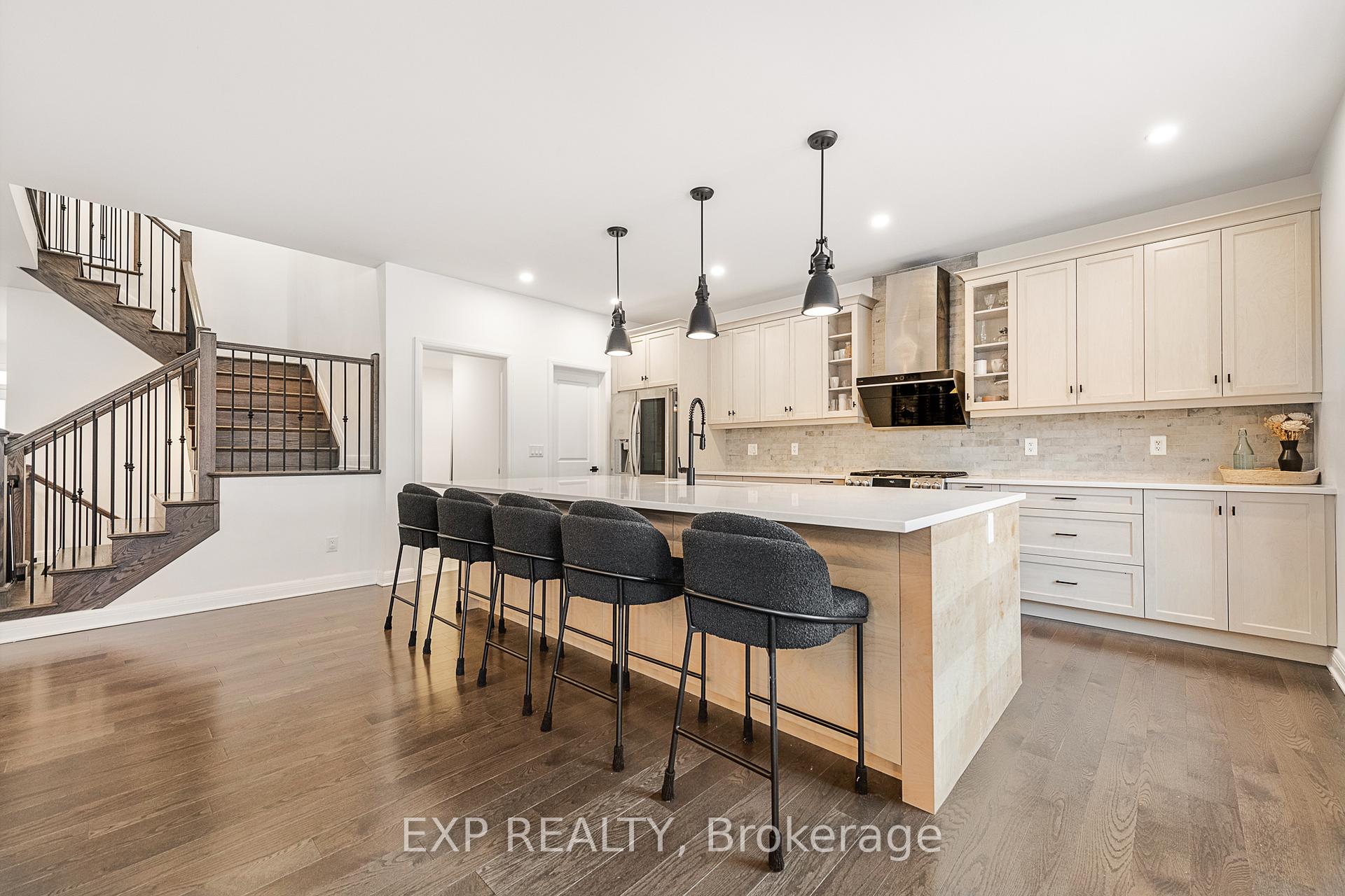 Photo 9 of 204 Avro Circle, Ottawa, CFB Rockcliffe and Area — HOMEH