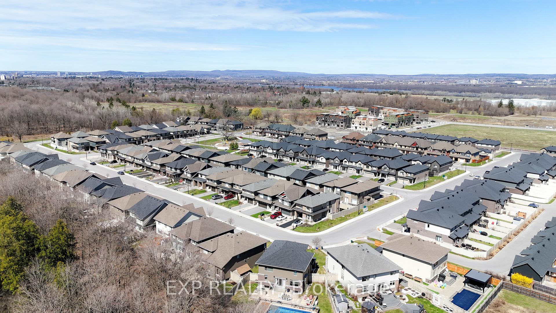 Photo 44 of 204 Avro Circle, Ottawa, CFB Rockcliffe and Area — HOMEH