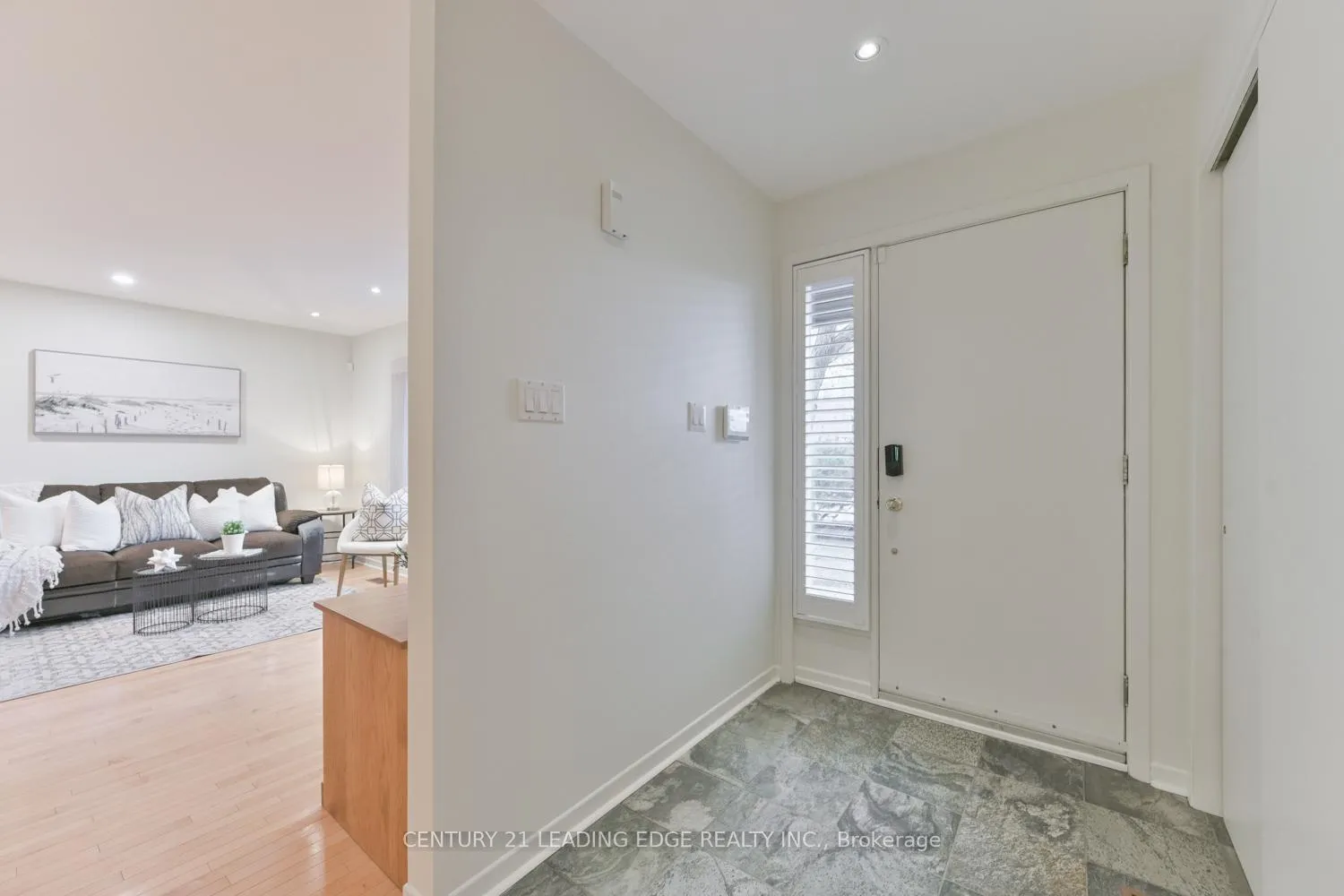 Photo 4 of 188 Krieghoff Avenue, Markham, Unionville — HOMEH