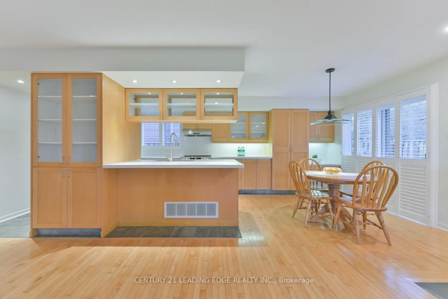 Photo 9 of 188 Krieghoff Avenue, Markham, Unionville — HOMEH