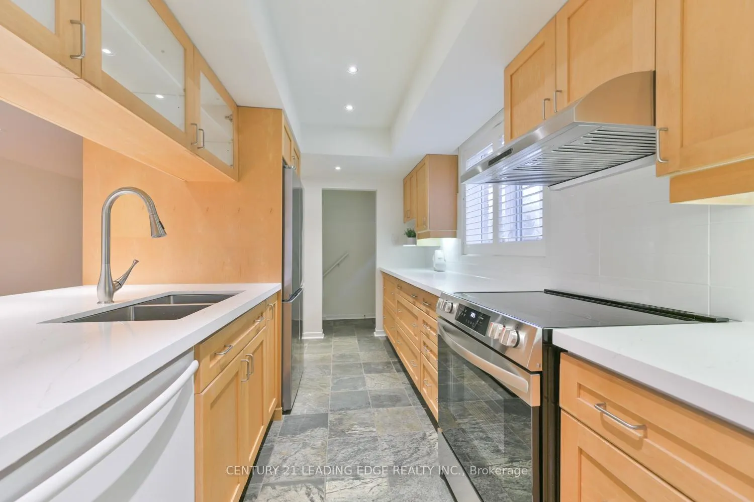 Photo 11 of 188 Krieghoff Avenue, Markham, Unionville — HOMEH