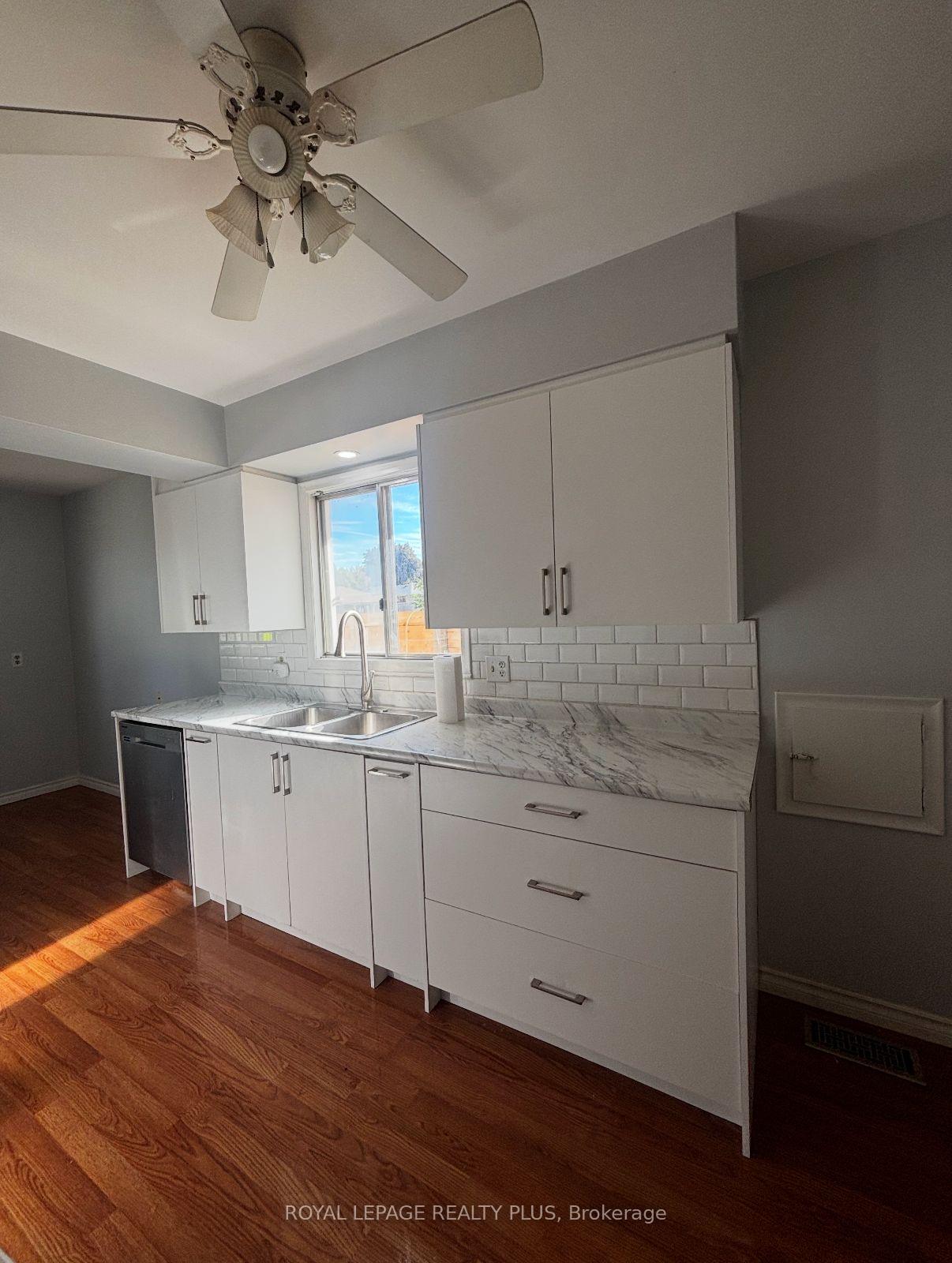 Photo 3 of 1458 Queen's Boulevard, Kitchener, Forest Hill — HOMEH