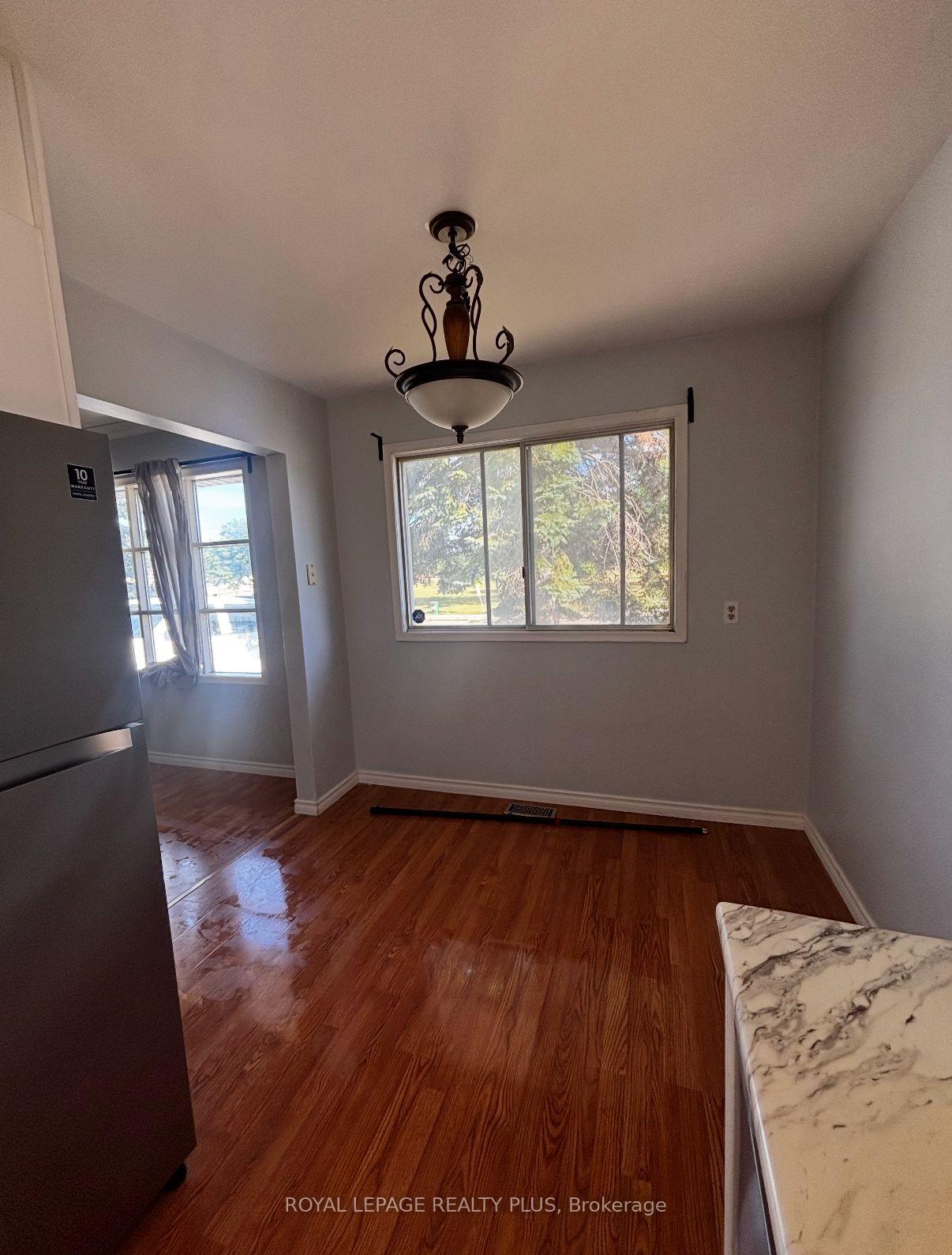 Photo 6 of 1458 Queen's Boulevard, Kitchener, Forest Hill — HOMEH