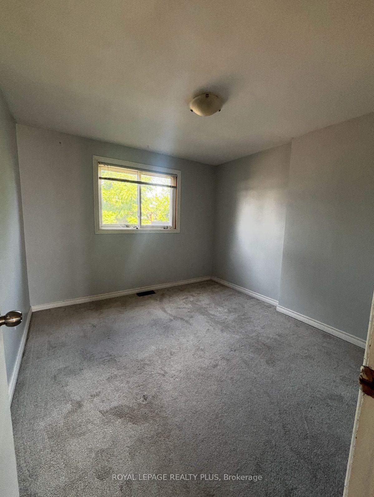 Photo 10 of 1458 Queen's Boulevard, Kitchener, Forest Hill — HOMEH