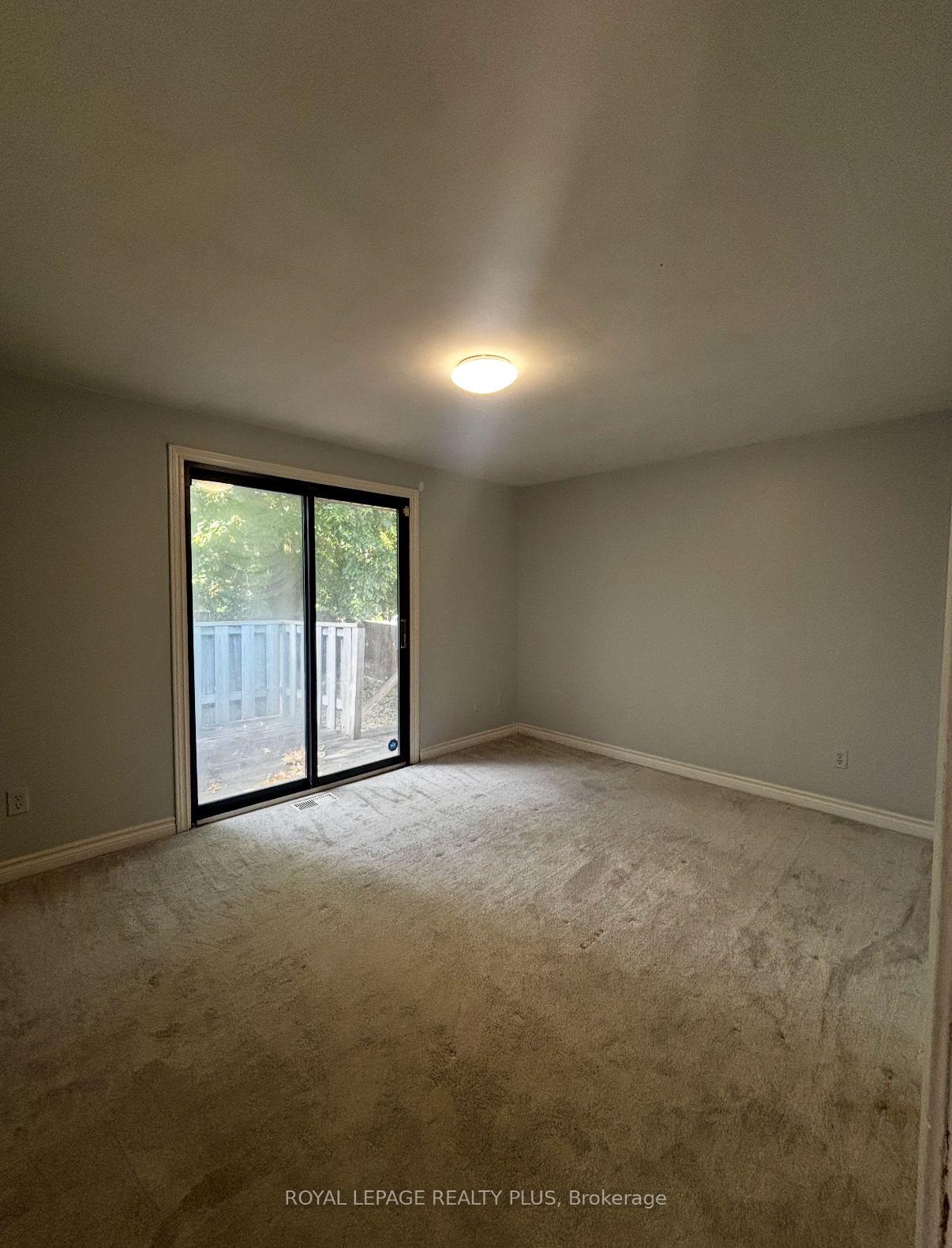 Photo 11 of 1458 Queen's Boulevard, Kitchener, Forest Hill — HOMEH