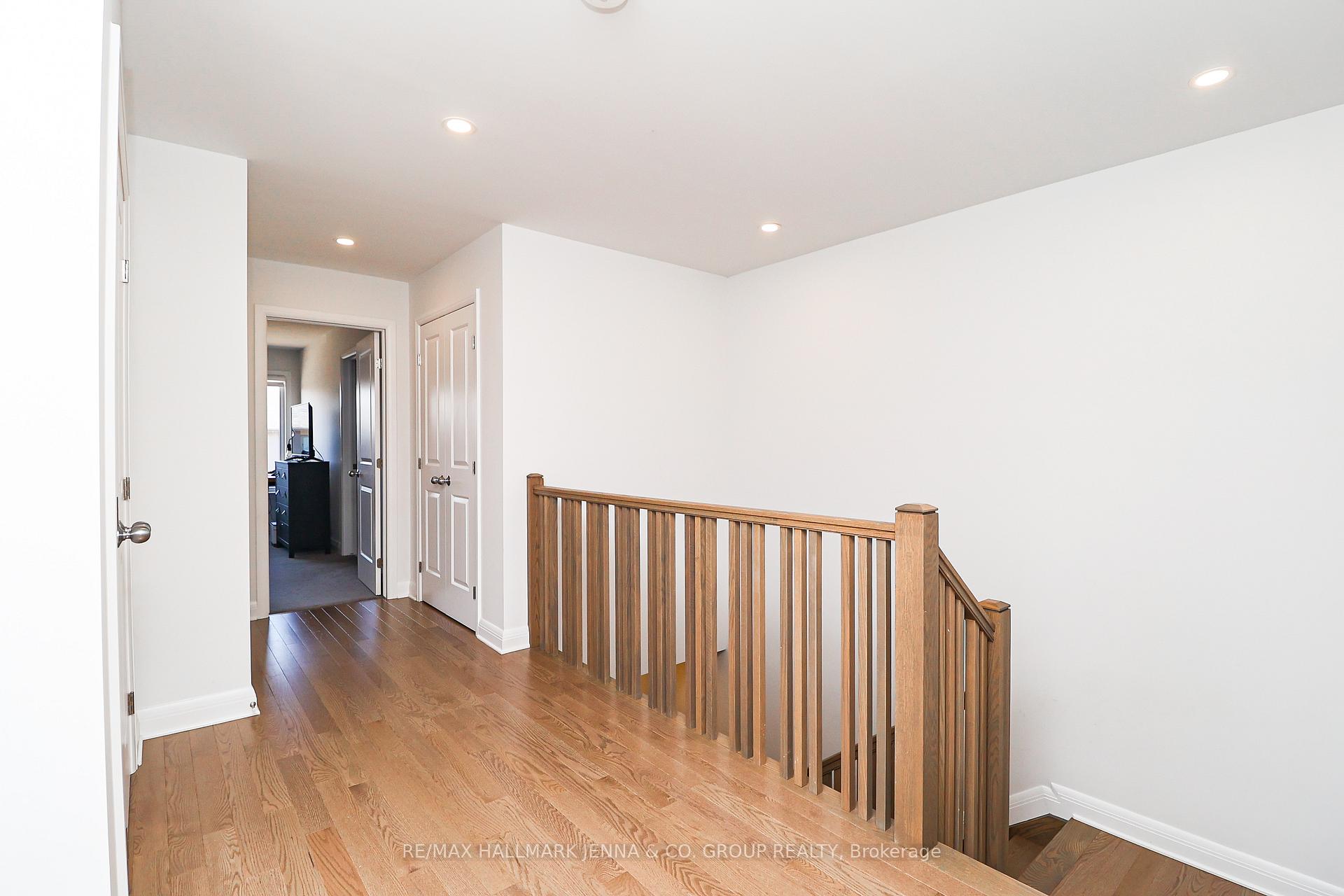 Photo 18 of 511 Pimiwidon Street, Ottawa, CFB Rockcliffe and Area — HOMEH
